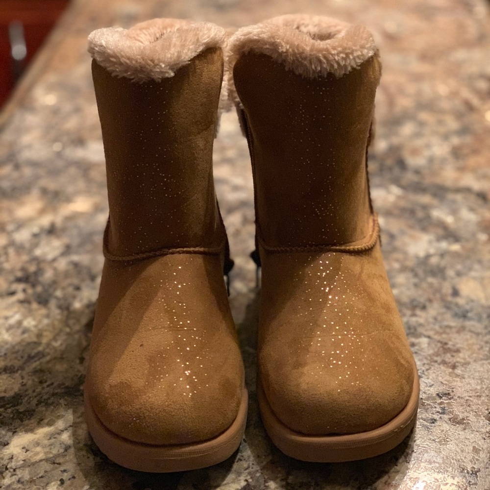 ❌SALE❌girls brown fur boots